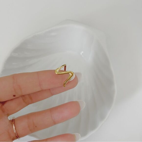 18k gold plated stainless steel minimalist cuff ring - Picture 7 of 9